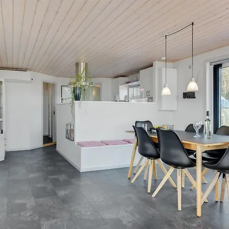 Haraldina - 350m To The Fjord By Interhome Casa de Férias